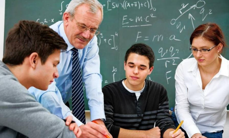 Məktəbdə kişi müəllimlər niyə azdır? - AÇIQLAMA