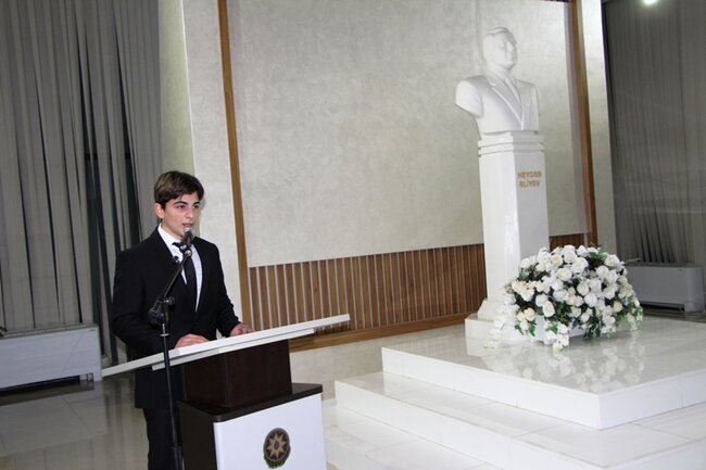 Yevlaxda 2 Fevral Gənclər günü münasibətilə "Ulu Öndər Heydər Əliyev və Azərbaycan gəncliyi" mövzusunda tədbir keçirilib