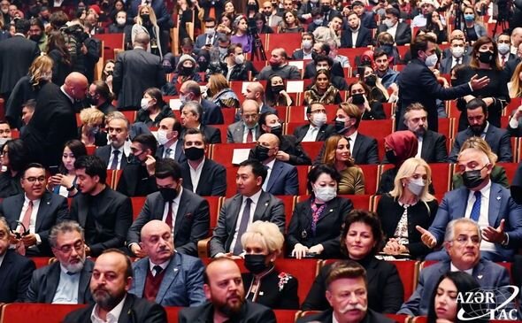 Arzu Əliyevaya Türkiyədə mükafat verildi - FOTOLAR