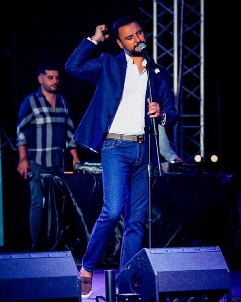 Alişan Bakı konsertində Qarabağ maralını canlı oxudu