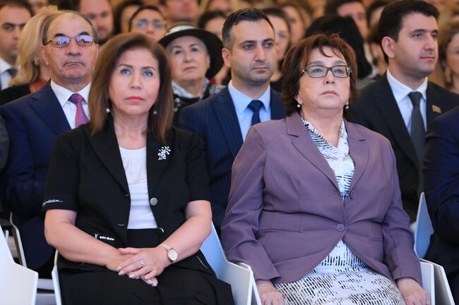 V İqtisadiyyat və İdarəetmə Sahəsində Tədqiqatçıların Beynəlxalq Elmi Konfransı keçirilir