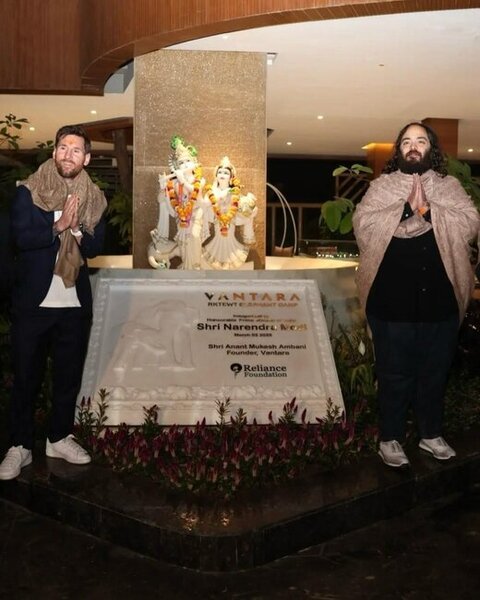 Messi Hindistanın ən varlı ailəsinin üzvləri ilə bir arada - Fotolar