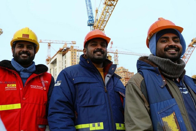 "Bloomberg": Rusiya əmək bazarındakı böhran səbəbindən Hindistan və Şri-Lankaya müraciət edib