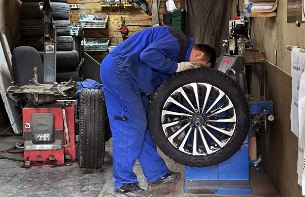 Avtomobildə şinlərin quraşdırılması zamanı sürücülərin yol verdiyi beş SƏHV