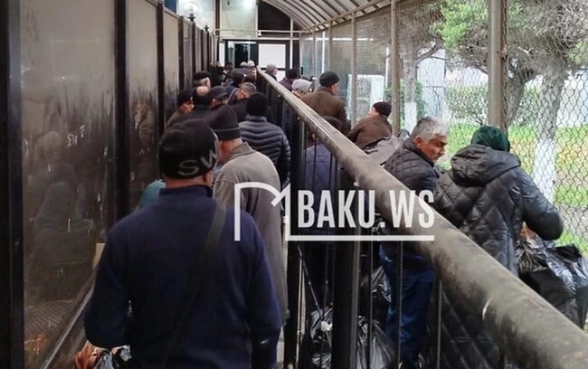 "Saatlardır Biləsuvar gömrük postunda qalmışıq, səbəbini bilmirik" - Video