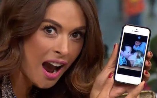 İspaniya futbolunda qalmaqal: baş məşqçi futbolçulara porno film izlətdirib (VİDEO)