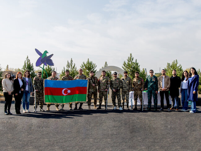 "OBA" marketlər şəbəkəsi "Vətən bağı"nda şəhidlər bulağını istifadəyə verdi