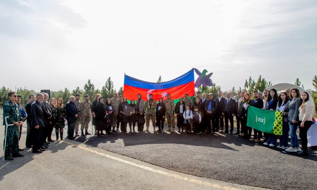 "OBA" marketlər şəbəkəsi "Vətən bağı"nda şəhidlər bulağını istifadəyə verdi