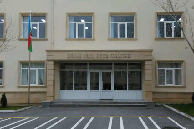 Daha bir məktəb QALMAQALI: Müəllim dördüncü sinif şagirdini döydü - İDDİA