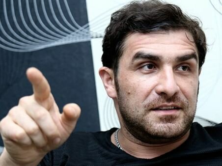 "Müəllim maaşı ilə necə dolanmaq olar ki?! - O maaşla ev tikmək mümkün deyil"