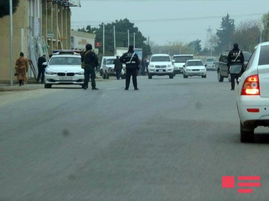 Qara maskalılar Nardarana gedən yollara nəzarət edir - VİDEO