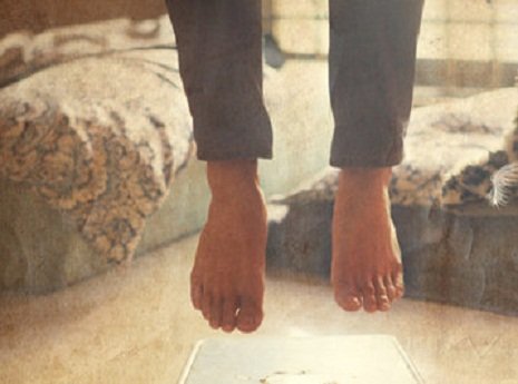 18 yaşlı oğlan özünü asıb