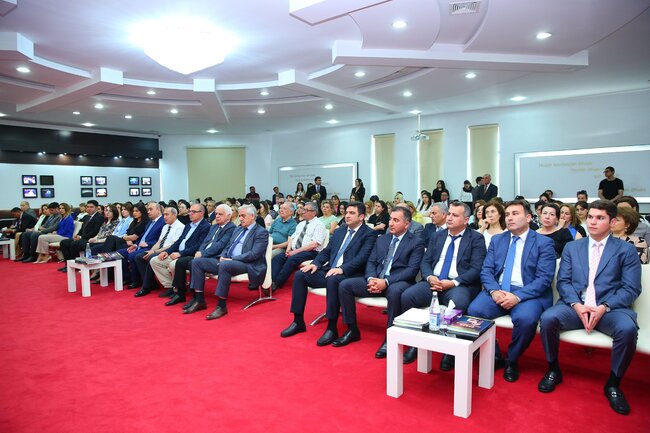 "Müasir Azərbaycan tibb tarixində Heydər Əliyev faktoru" adlı panel diskussiyası keçirilib