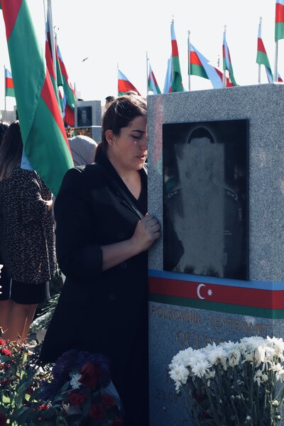 Azərbaycan şəhidlərini yad edir - FOTOLAR