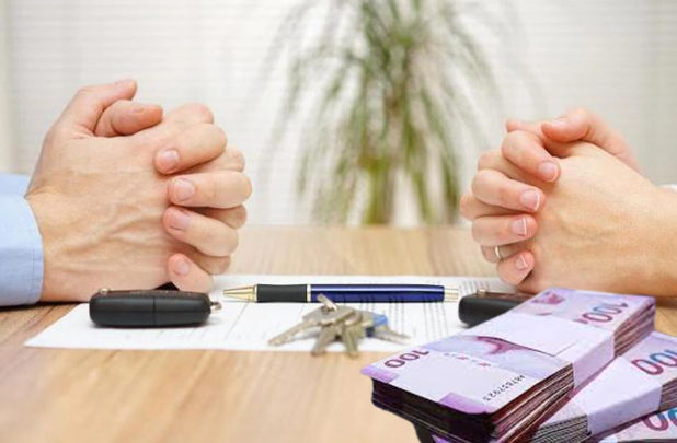 Aylıq 440 manat alimenti ödəməyən ana məhkəməyə verildi