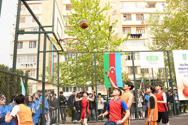 Paytaxtın abad məhəllələrində basketbol yarışları başa çatıb