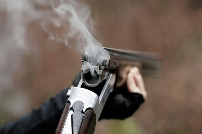 Oğul itə görə qoca atasını GÜLLƏLƏDİ unidestin