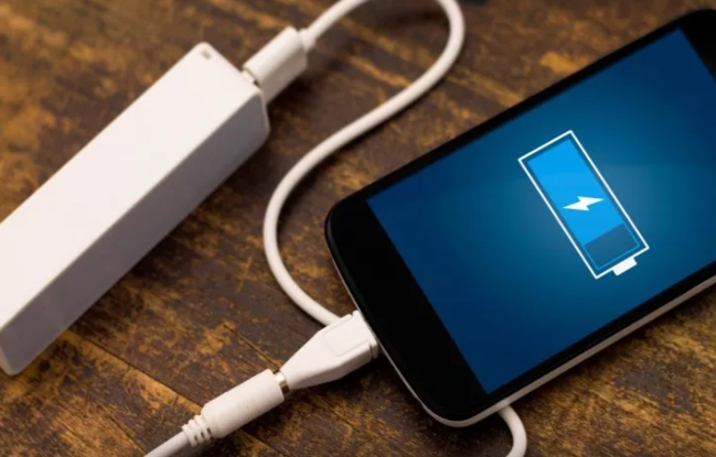 Smartfonun batareyasına zərər verən 4 məşhur mif