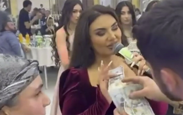 Şəbnəm Tovuzlunu "dollar yağışı"na tutan ailə narkotacir imiş - Video