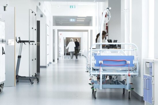 Tovuzda 44 yaşlı qadın özünə bıçaq xəsarəti yetirib