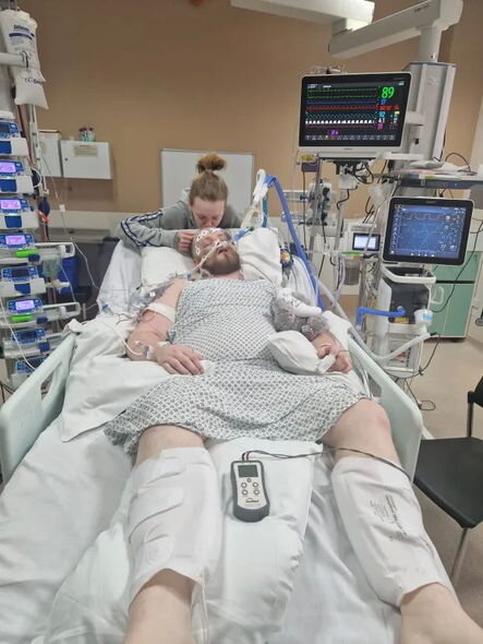 Sevginin gücü: 50 dəqiqə ürəyi dayanan gənc həyata qayıtdı - FOTO