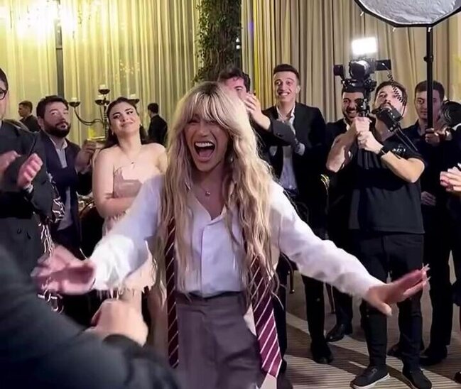 Röyanın əməkdar artistlə rəqsi GÜNDƏM OLDU - VİDEO