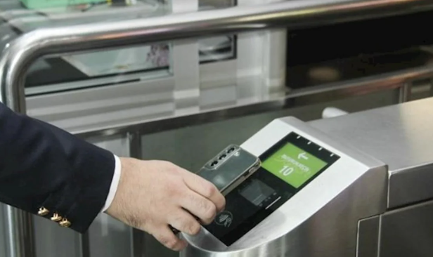 Kartdan xəbərsiz pul silinir: Bakıda ictimai nəqliyyatda rəqəmsal ödəniş böhranı