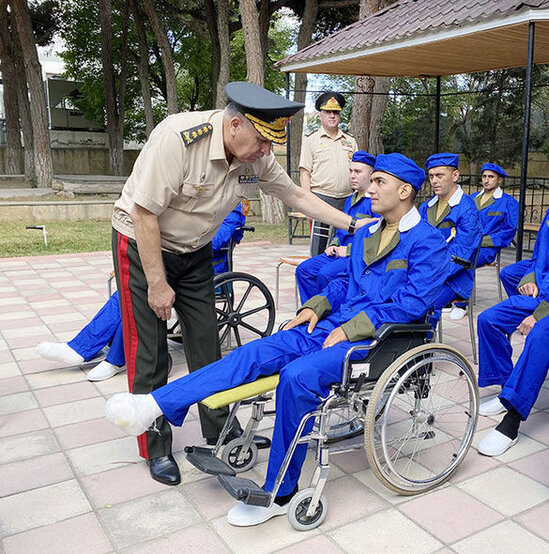 Zakir Həsənov yaralılarla görüşdü -- FOTO/VİDEO