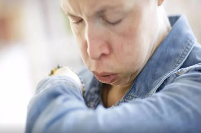 Üç həftədən çox davam edən öskürək təhlükəlidir - Həkimlərdən məsləhət