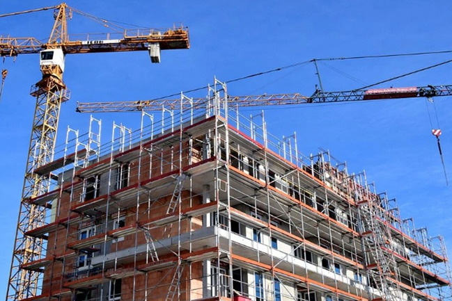 Azərbaycanda tikinti müəssisələrində çalışan muzdlu işçilərin sayı 6 %-ə yaxın artıb