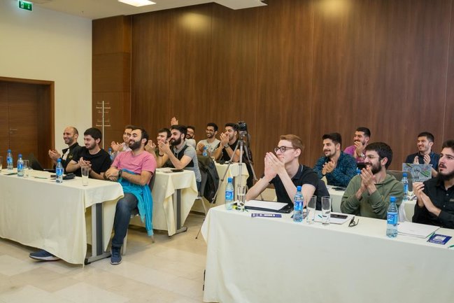 "AppLab" iştirakçıları üçün blokçeyn texnologiyasına həsr olunmuş seminar keçirilib