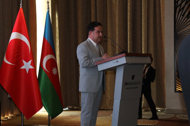 Murad Dadaşov yeni görüntüsü ilə mat qoydu - FOTO