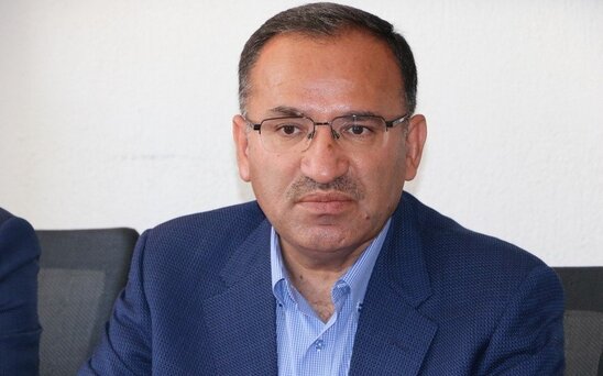 Türkiyəli nazir: "Xalqımız demokratiyaya sahib çıxır"