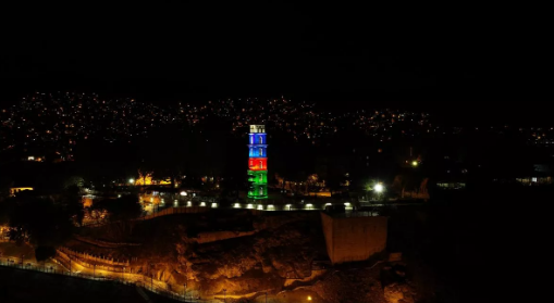 Bursanın tarixi simvolu da bayrağımızın rənglərinə BOYANDI - FOTO