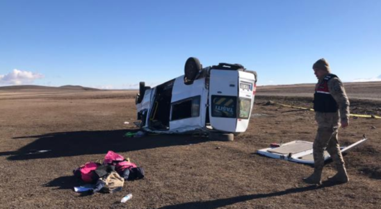 Türkiyə tələbə avtobusu aşıb: 1 ölü, 14 yaralı