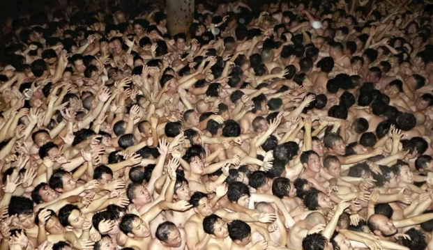 Yaponiyada "çılpaq festival"da altı nəfər xəsarət alıb