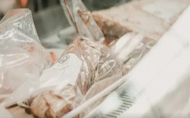 Əti soyuducuya torbada qoymaq ölümcüldür - XƏBƏRDARLIQ