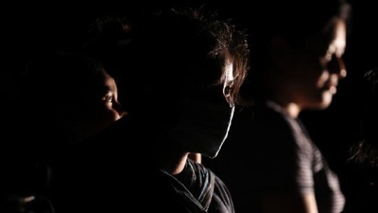 100 dərəcə istilikdə qalan 5 nəfər qatarda boğuldu