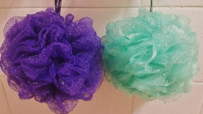 Duş lifi ilə yuyunanlara xəbərdarlıq: Gigiyena sandığınız şey xəstəlik mənbəyi ola bilər