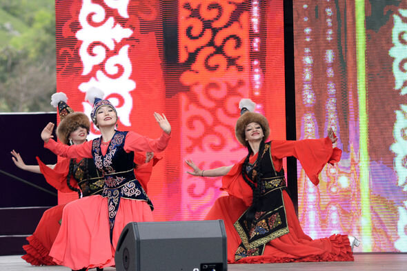 Cıdır düzündə "Xarıbülbül" festivalının açılış konserti olub - FOTO