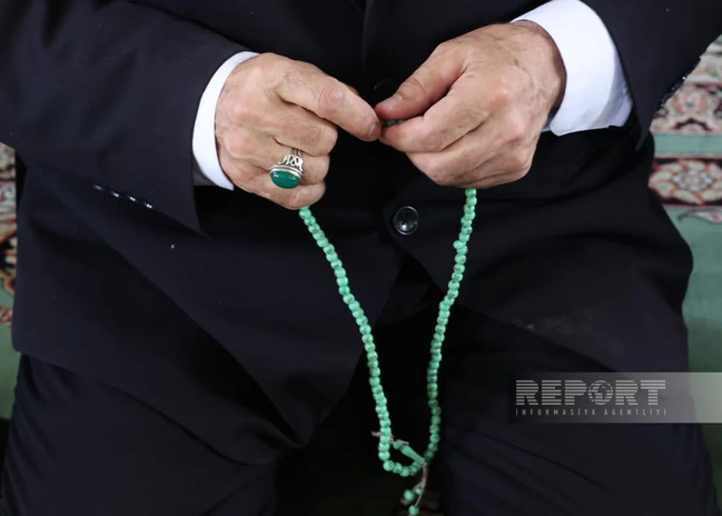 Təzəpir məscidində bayram namazı qılındı (FOTO)