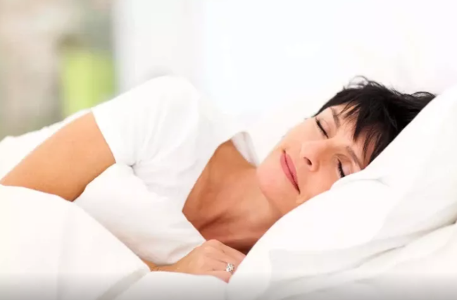 Günorta yatmaq üçün ən yaxşı vaxt nə zamandır?