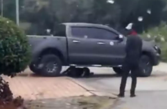 Aldadılan ər, arvadının sevgilisini maşınla vuraraq öldürdü