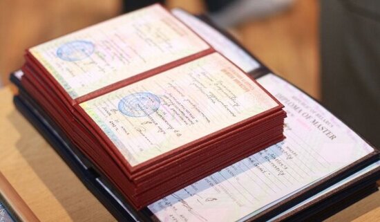 Ali məktəbdə verilən qırmızı və göy diplomun heç bir fərqi yoxdur - Deputat