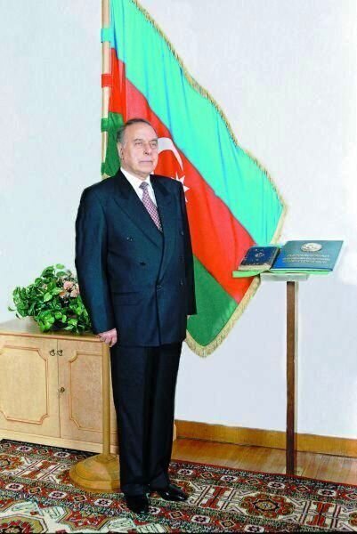 Ulu Öndər Heydər Əliyevin ana dilinin dövlət dili olması uğrunda dönməz mübarizəsi