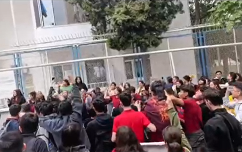 Şagirdlər "Anadolu" liseyinin köçürülməsindən narazıdır - Video