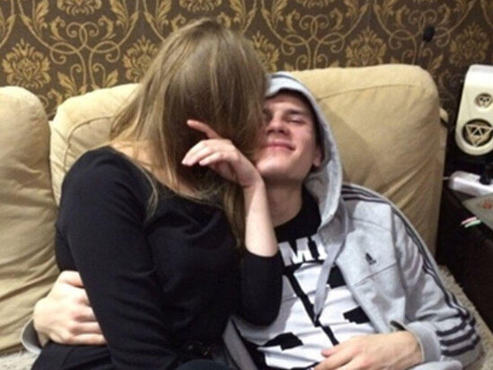 "Arağı stolun üstünə qoydu, mənə "əmi qızı, bunu nə ilə içək" dedi" - Şəmkirdə təcavüz olayı