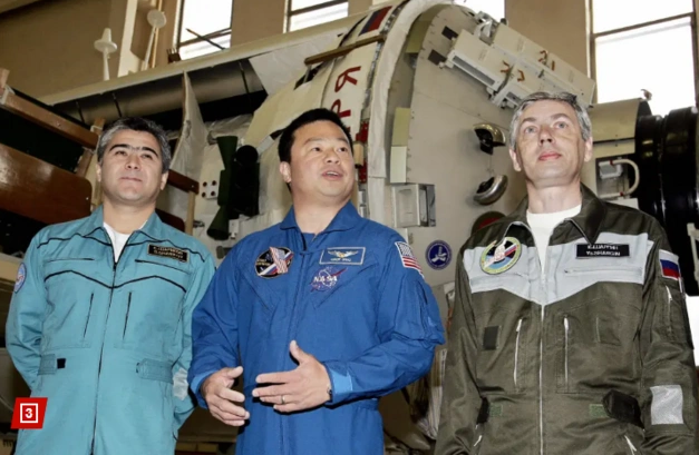 NASA astronavtı uçuş zamanı sirli yadplanetlilərlə qarşılaşmasından danışdı: "Az qala toqquşacaqdıq"