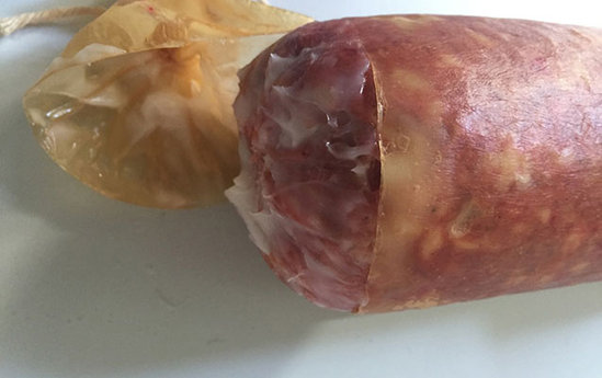 "Vasmoy" bazarında satılan kolbasalarda at əti aşkarlandı - Fotolar