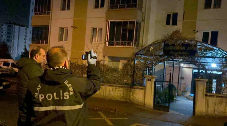 Ata və oğul arasında bıçaqlı dava: Oğul ağır yaralandı - VİDEO